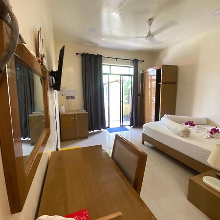 Maavaharu Guest House Himmafushi Esterno foto