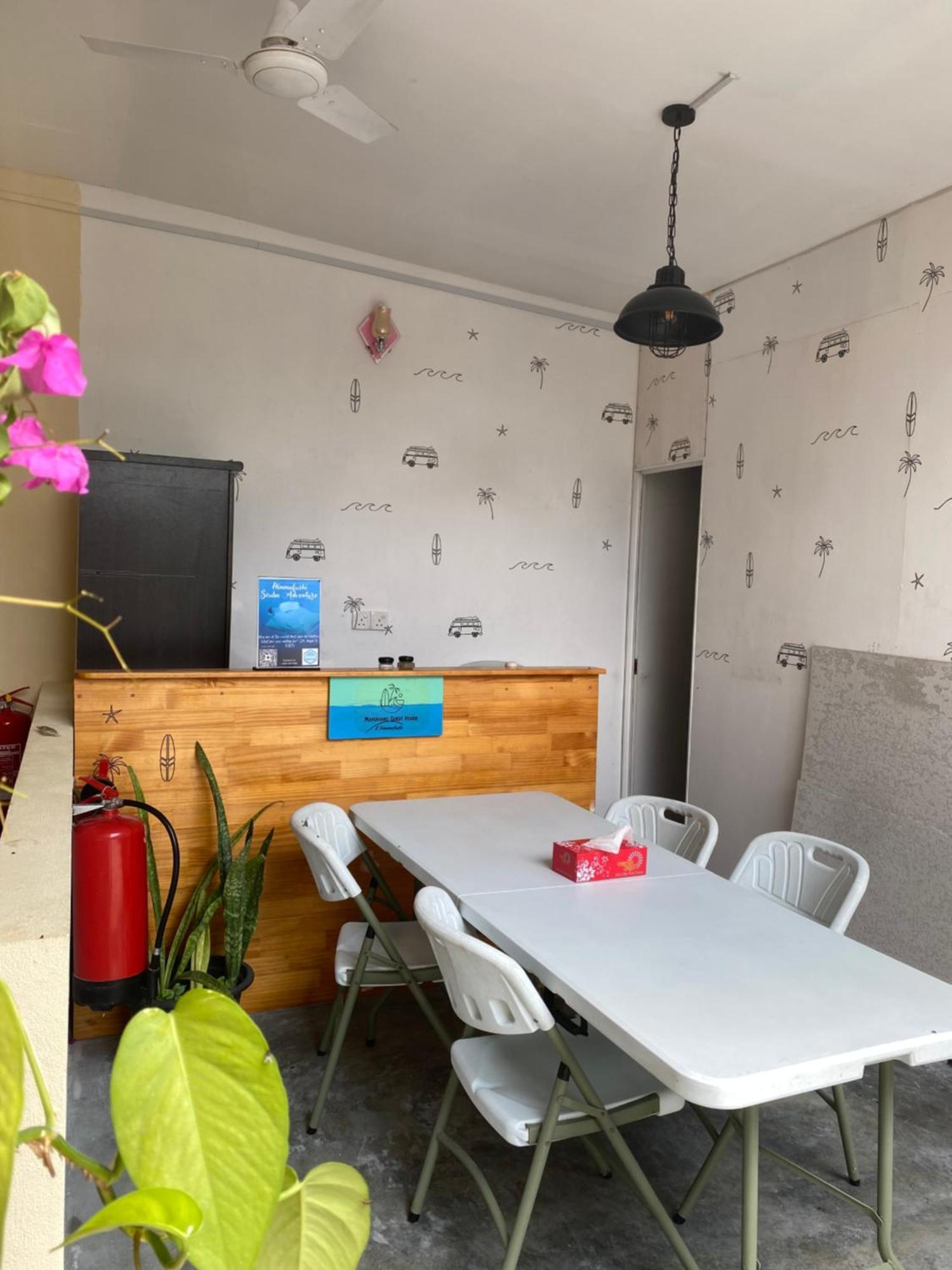 Maavaharu Guest House Himmafushi Esterno foto