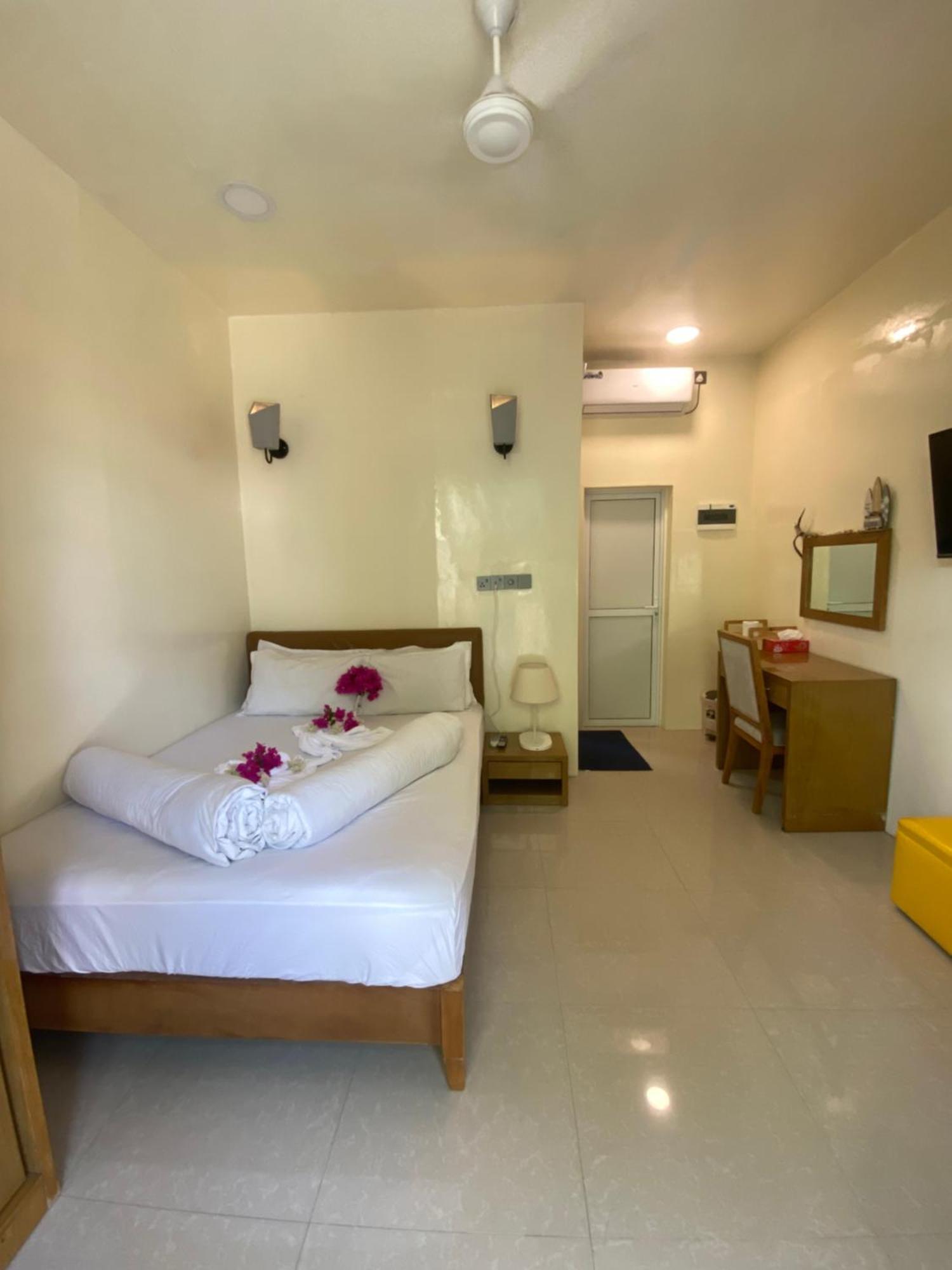 Maavaharu Guest House Himmafushi Esterno foto